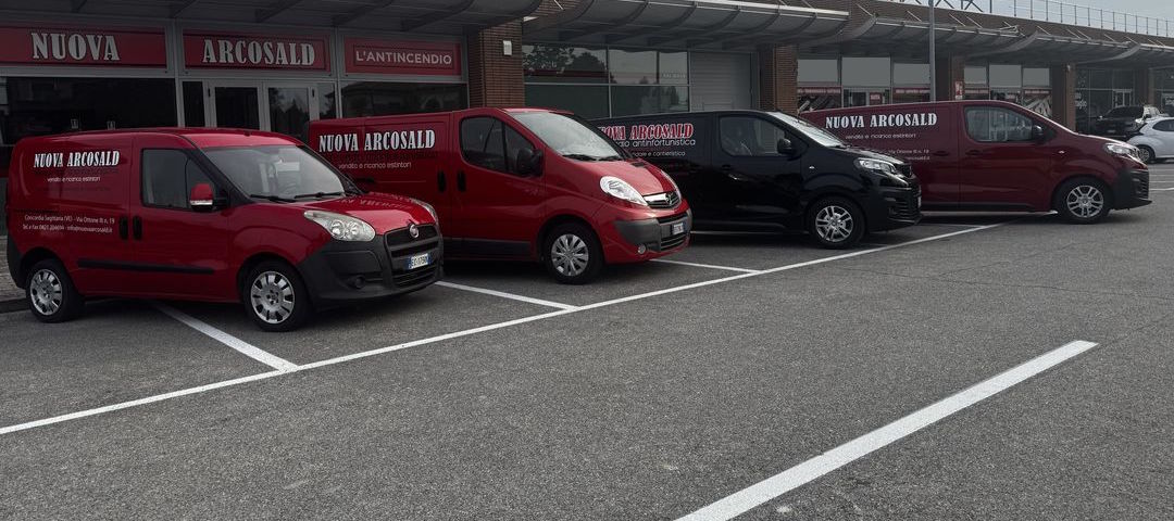 Furgoni aziendali Nuova Arcosald pronti per gli interventi di manutenzione
